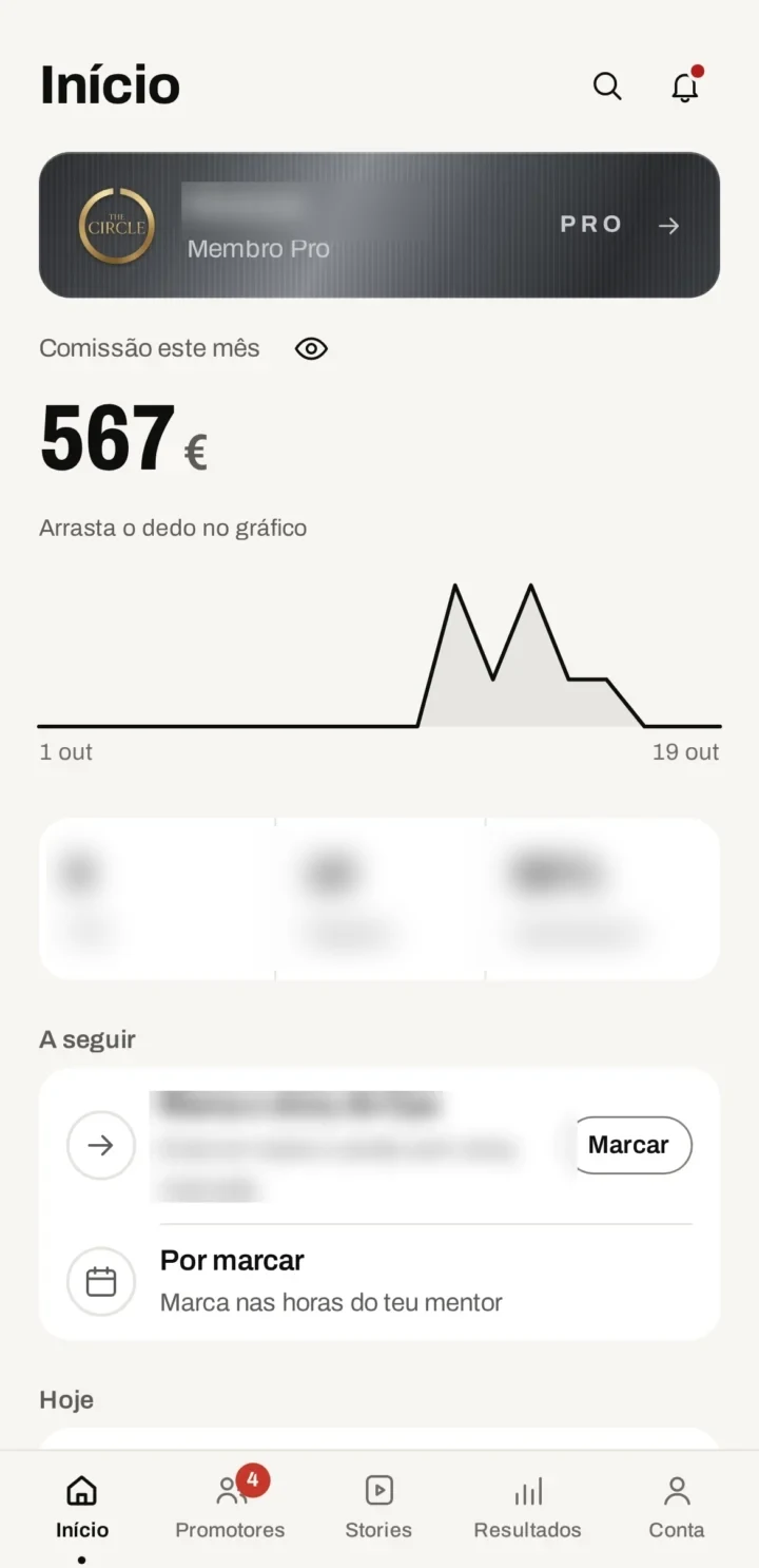 Print real da app do aluno: a comissão de outubro, com o nome desfocado.